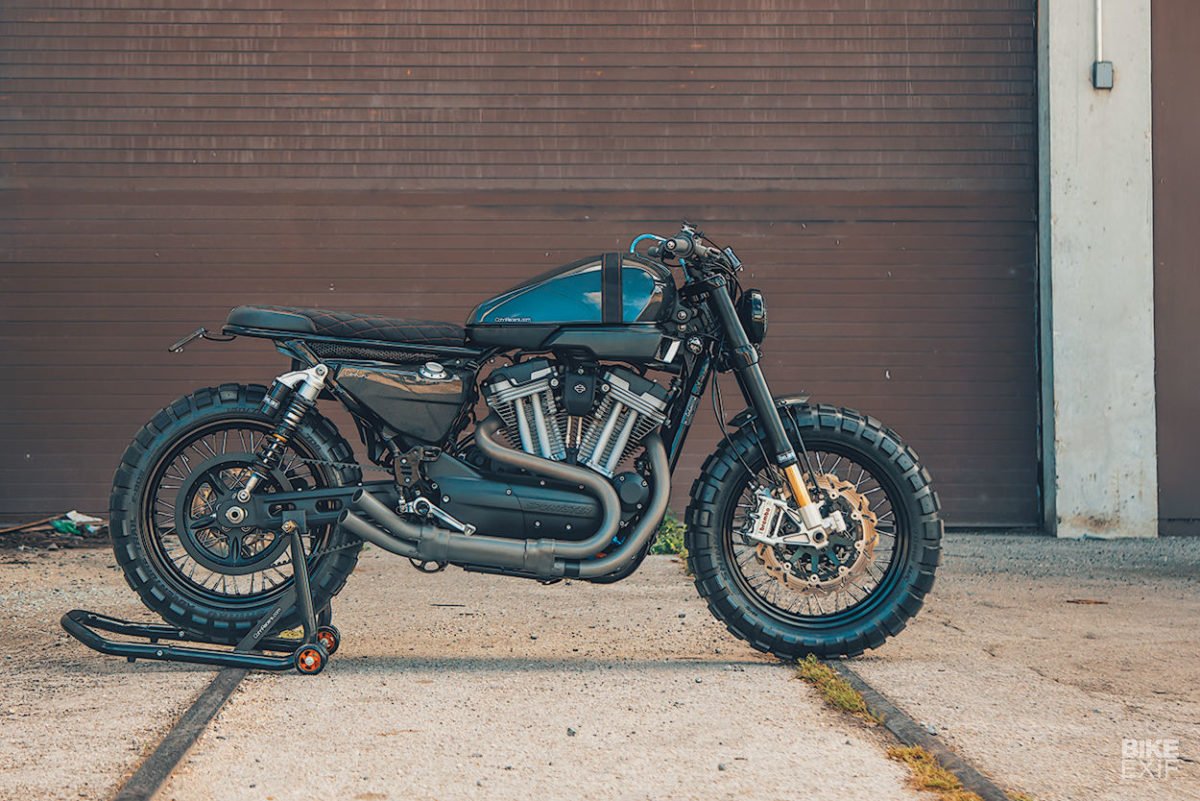 mandandmoto's tweet photo. CohnRacers had a chance to vamp up a XR1200X. They paid attention to every detail "to create a mean &amp; athletic stance, capturing the essence of modern muscle ears."
 @BikeEXIF: https://t.co/WxtiJcF95I PC: Raw 350 #CohnRacers #HarleyDavidson #XR1200X #BikeExif #Raw350 #MandandMoto https://t.co/FtyNdAMvbU