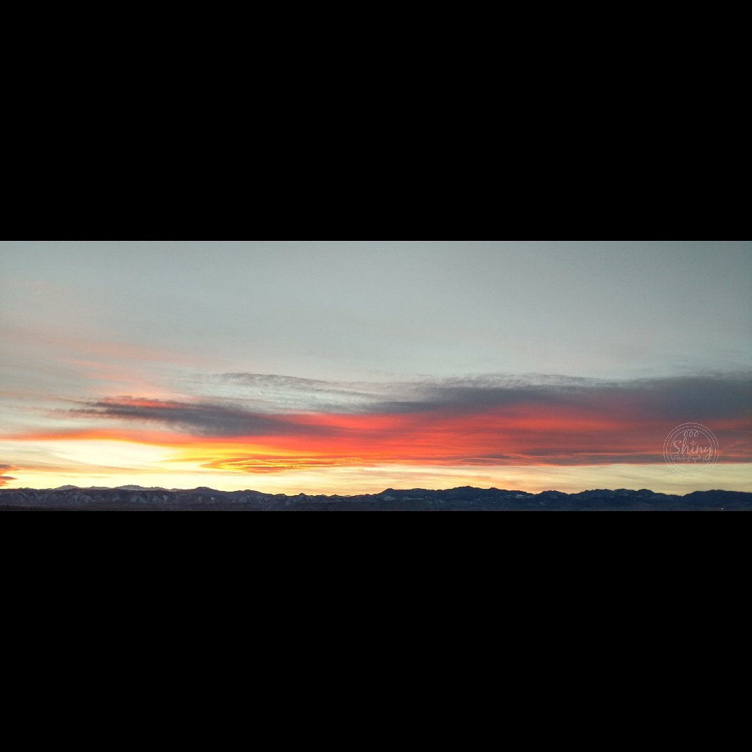 oooshinyphotos's tweet photo. An amazing #sunset over the #RockyMountains.
Taken on 1-29-17, in #Aurora, #Colorado, with a #Droid2Turbo #XT1585 at #5mm.

#oooShiny #oooShinyPhotography #nature #naturephotography #landscape #landscapephotography #mountains #cloud #clouds #9stills #coloradolove #coloradoshared https://t.co/QsdgbhOIKR