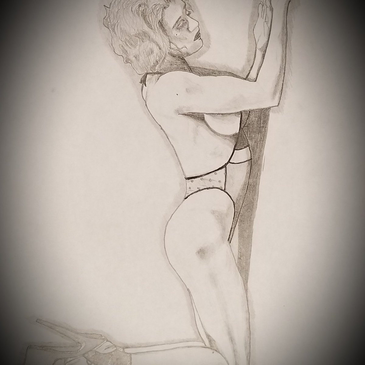 FAYADesigns's tweet photo. This is 2nd in my sketch series Musings.  Model is @reagan_reilly90 a beautiful person and a powerful young lady who inspires my creativity with her passion for life. #architecture #VerdeLuxe #HyperHomes #renewable #green #recycling #health #wellness #longevity #sustainable https://t.co/d6r4taZGNG