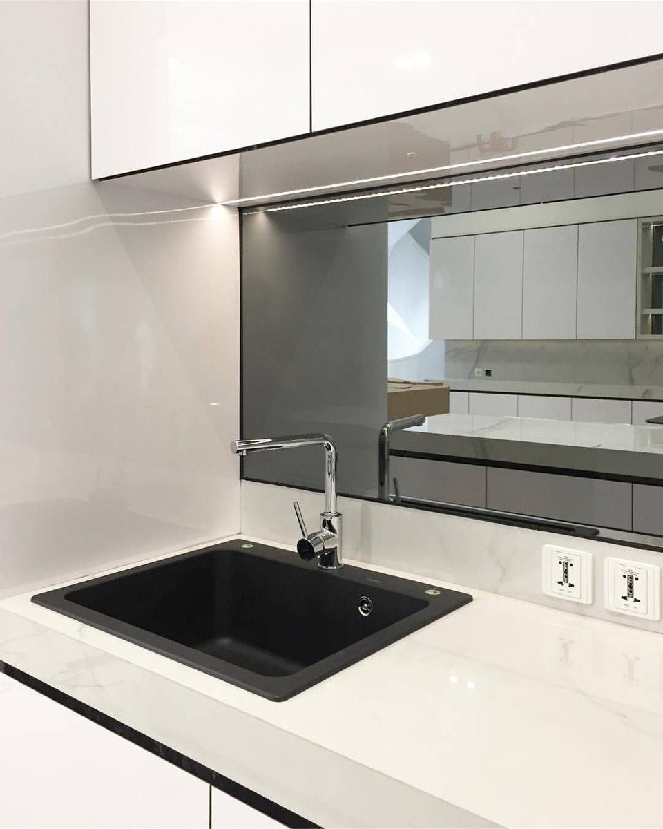 titaniumgranite's tweet image. R Residence Kitchen Cabinet Project by @hanuratafurniture. Seen here is Statuario Grey collection.

Don't forget to follow us on:. 
📲FB/IG/Tw: @titaniumgranite

Visit us:.
🔎titaniumgranite.com

#titaniumgranite #Titaniumproject #kitchencabinet