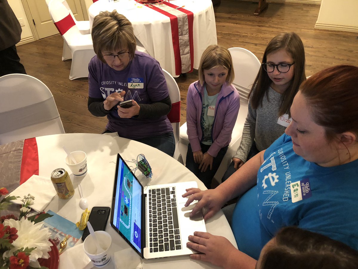 daldixon9's tweet photo. @STEMUtah @washk12 @Redmtelementary @SherriLords learning some code tonight! https://t.co/gm3u9rSNaq
