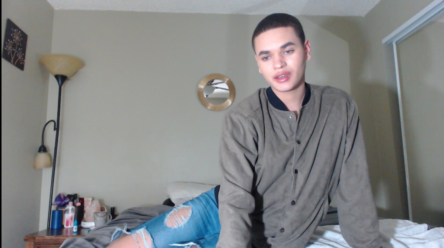 My new video is really hot! https://t.co/Ck8mhthlMS https://t.co/KMBH7S5JxM