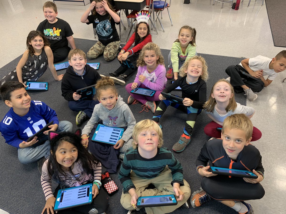 Hange_21's tweet image. Learning about Veterans Day with Nearpod. Thanks you veterans for your service! @maraschiellom #SASDPride #sasdhonor #nearpod @SASD_EMC