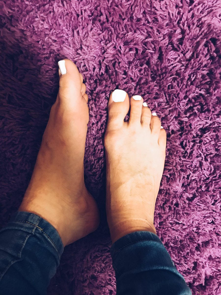 GoddessBellaMae's tweet photo. Goddess wants a RT game 6/6/6 and 1 for every comment. Consider it an honor to be the first pig, DM me now. https://t.co/wTP1MPUuTi