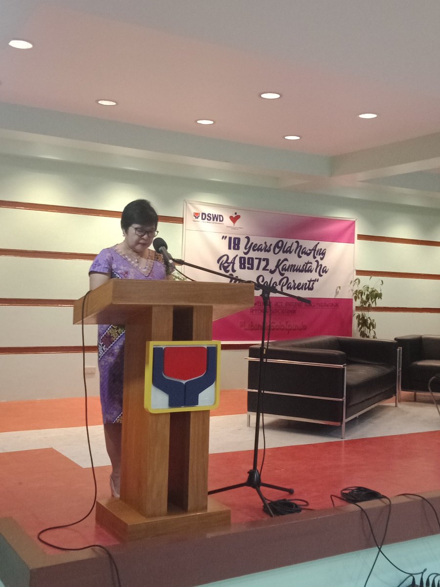 DSWD Usec Mae -Fe Ancheta Templa welcomes solo parent participants @dswdserves #LabanNgSoloIpanalo