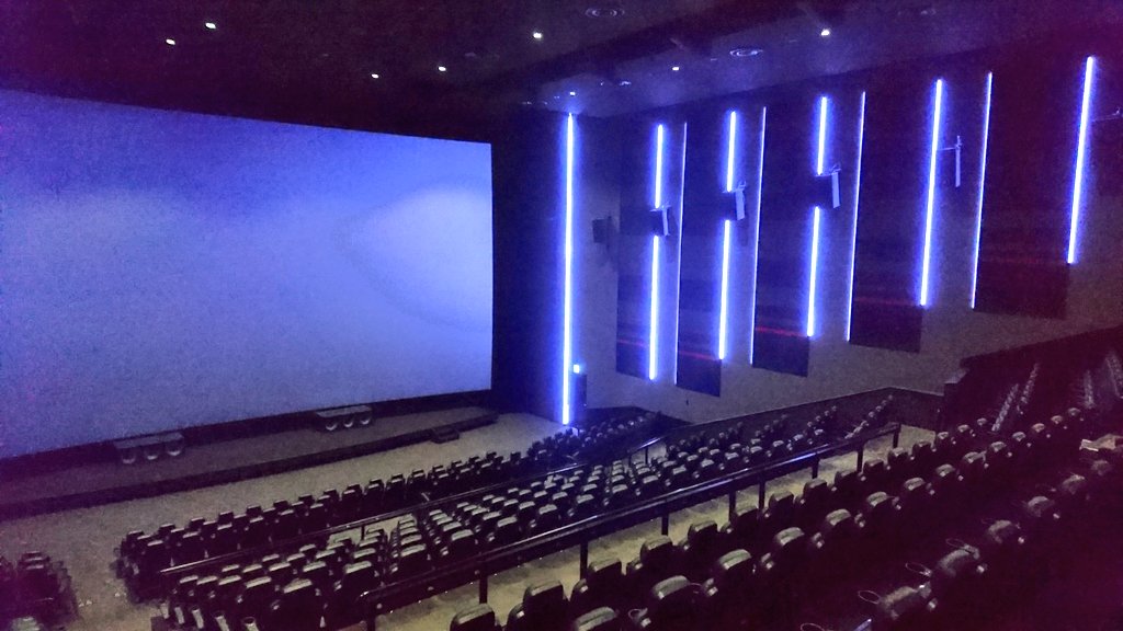 マサキ イオンシネマ幕張新都心のしんせき劇場版アンコール上映も今日かー あそこのultiraスクリーンとドルビーアトモスのコンボは今までの映画館の中でもかなり上位に入るほど最高の環境だった