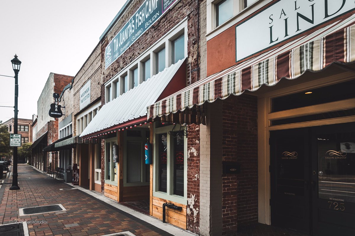 PerrinStudios1's tweet photo. Neglected twitter for a while. Will be posting regularly. #visitlakecharles #lakecharlesphotographer #urban #rural #canonphotography #lightroom https://t.co/0Zas3iE8KD