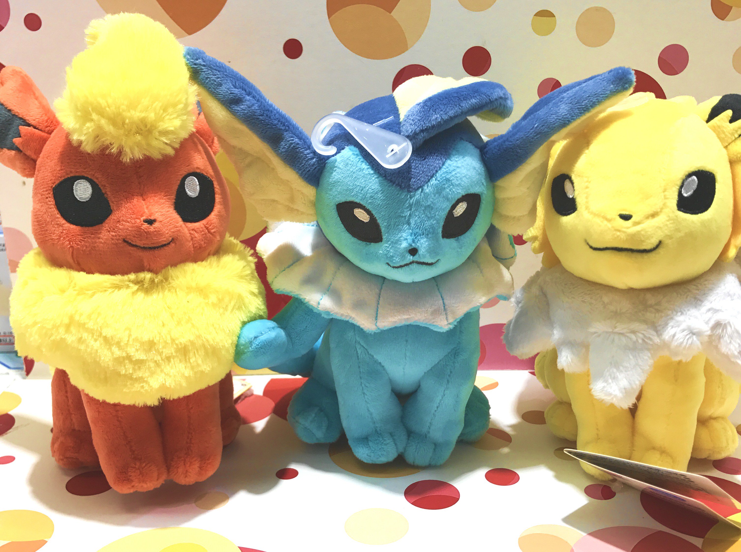 コトブキヤ日本橋 コトブキヤ日本橋1f 新商品 ポケットモンスターぬいぐるみ サンダース シャワーズ ブースター 各税込 2160 メタモン 税込 1728 入荷しました 初代イーブイ進化系3種類とメタモンのぬいぐるみが登場 当店1fポケモンコーナー