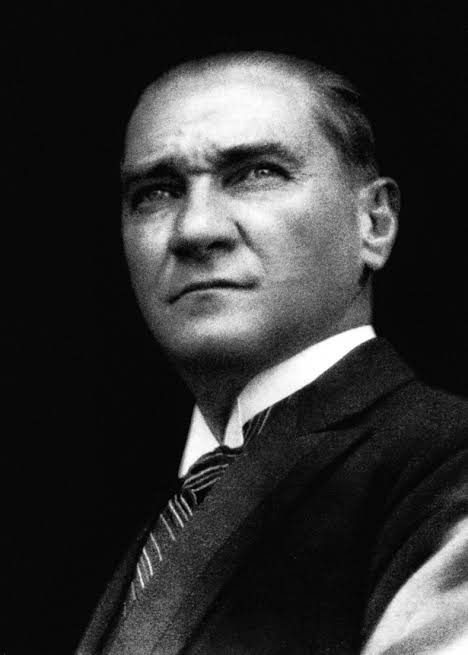 Cumhuriyetimizin kurucusu büyük önder Gazi Mustafa Kemal Atatürk'ü saygı ve özlemle anıyoruz. #10Kasım