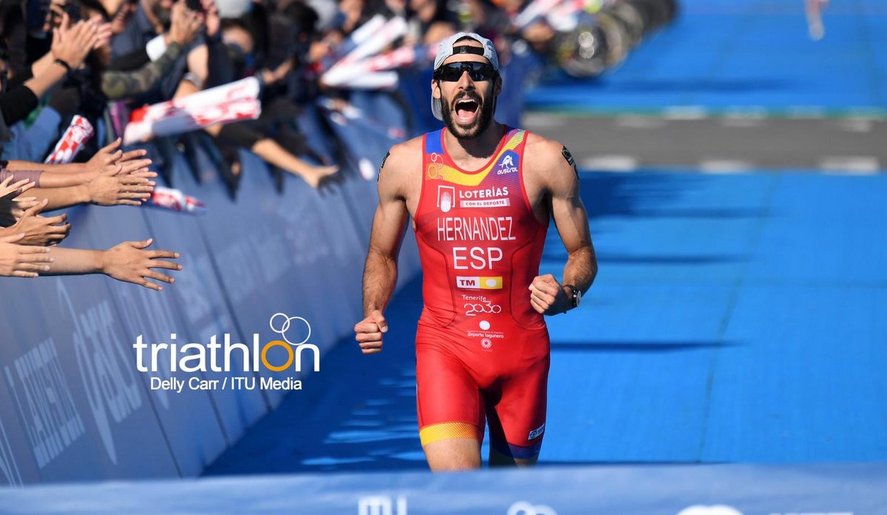 Vicente Hernández <a href="/VicenteHdezC/">Vicente Hernández</a> vencedor en la #MiyazakiWC Copa del Mundo de Triathlon de Miyazaki triatlonchannel.com/2018/11/10/vic…