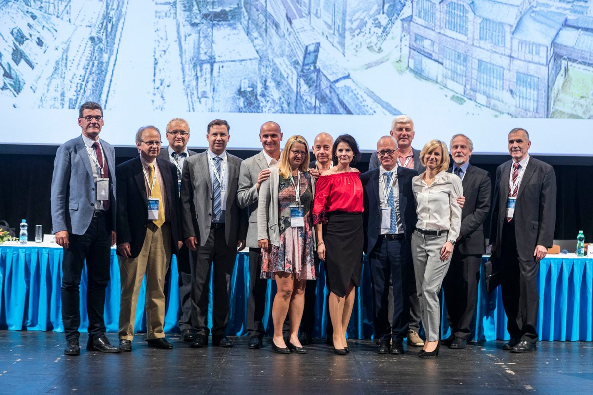 milanhoraplzen's tweet photo. Board of @CUS_CLS_JEP - výbor ČUS i s manažerkami na #CUS18. Naposledy na kongresu pospolu. Za rok na #CUS19 v Praze už bude zvolený nový výbor. Tak hodně sil do posledního roku💪. #uroczech https://t.co/YgjTzroBj2