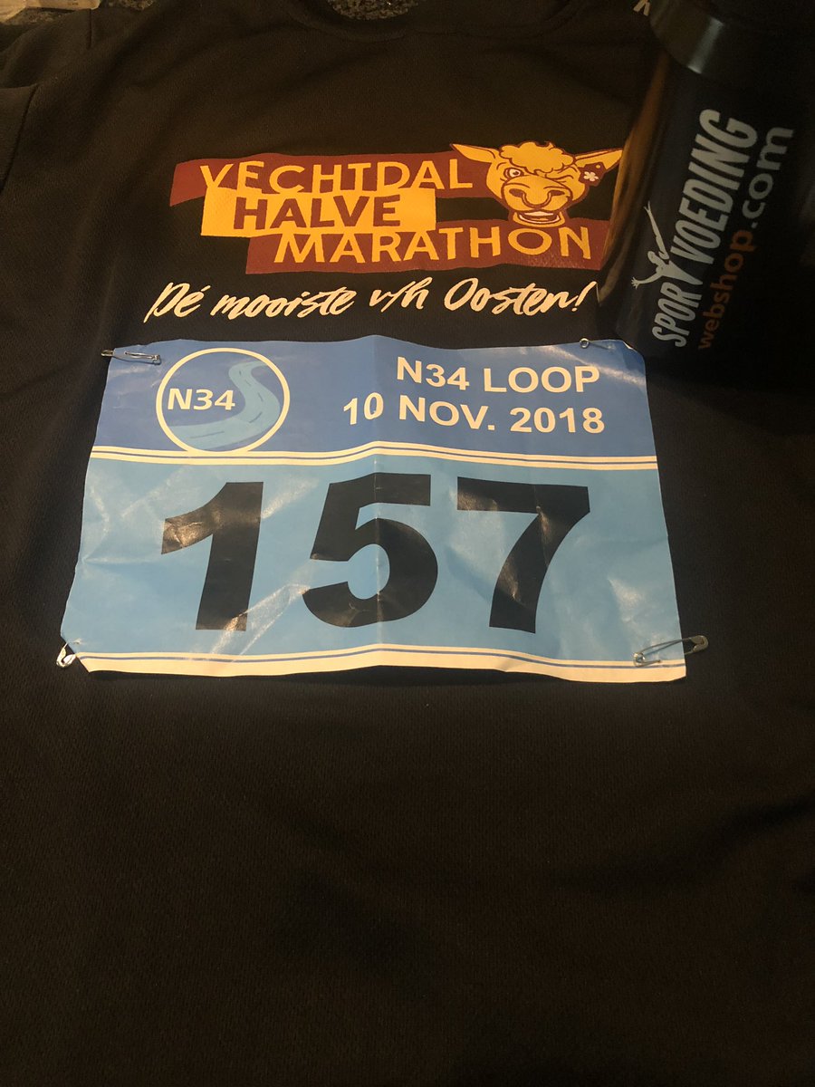 chriskuiper's tweet photo. Onder herfstachtige omstandigheden de unieke #N34 5km hardloopwedstrijd gelopen 🏃🏻‍♂️💨💨🍁🍂. Top organisatie van @Spurt88. Noteer ook vast zaterdag 17 november om 10.00uur de “Feel de @CityRunHberg” vanaf het @LOC_Hardenberg. Trainingsloop 5,10 en 15 km. 🏃🏻‍♂️👊. @Hardloopmaatjes https://t.co/2sw2UXG4pV