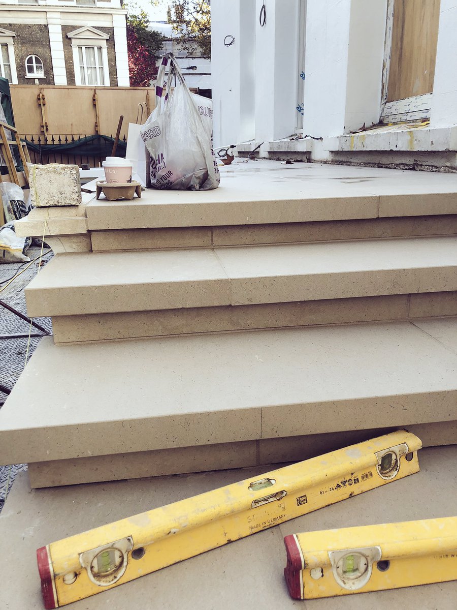 ButterWakefield's tweet photo. Breathtakingly beautiful Portland Stone from @CEDNaturalStone @Giles_At_CED exquisitely installed by @GavBarrett @TheOutdoorRoom1  @Doddster1970 THANK YOU TEAM! ##happydays #landscapeperfection #gardendesign https://t.co/dHhEL88MV9