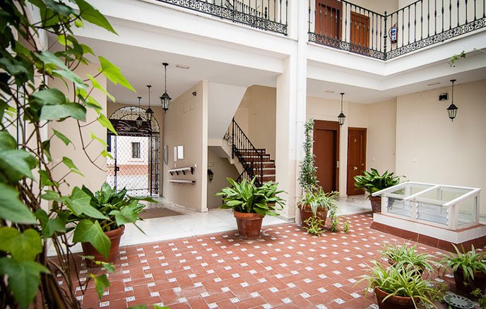 hotelmurillosev's tweet photo. Los apartamentos Murillo ofrecen a los visitantes una opción perfecta para alojarse en el centro de Sevilla en unas estancias amplias, llenas de luz y totalmente equipadas con todo lo necesario para preocuparse solo de disfrutar de la experiencia.
https://t.co/TumDjyrnaP https://t.co/ifM9e6KyHW