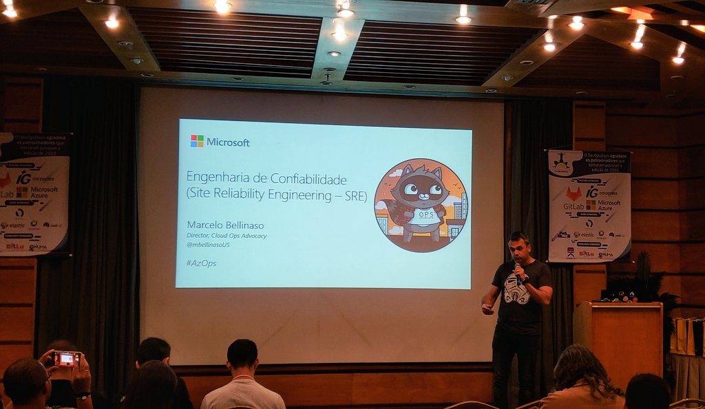 ricmmartins's tweet image. @mbellinasoUS abrindo o segundo dia do DevOpsDays do Rio de Janeiro falando sobre Site Reliability Engineering #devops #devopsdays #dodrj2018 #AzOps