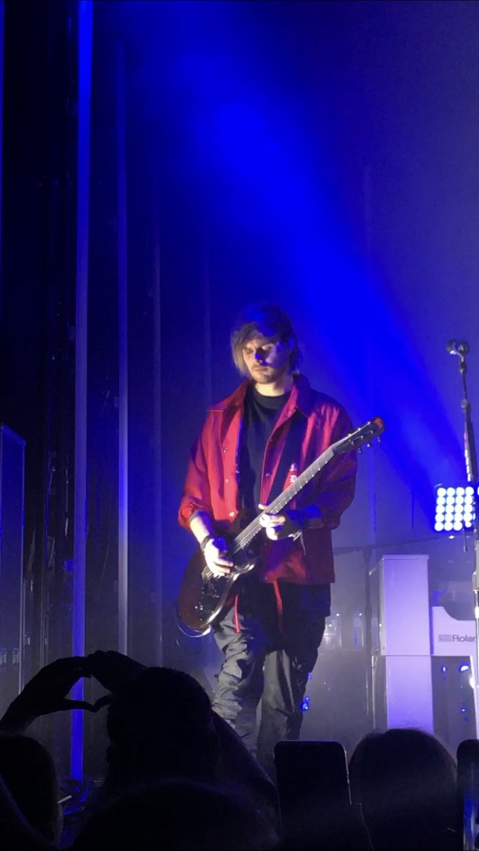 CathyHHe's tweet photo. What an amazing concert😭😭 #MeetYouThereTour https://t.co/l7DWjgYvZC