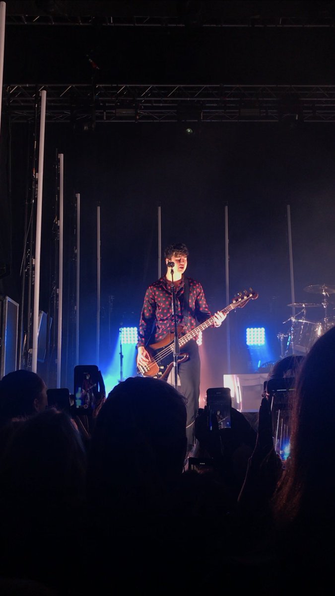 CathyHHe's tweet photo. What an amazing concert😭😭 #MeetYouThereTour https://t.co/l7DWjgYvZC
