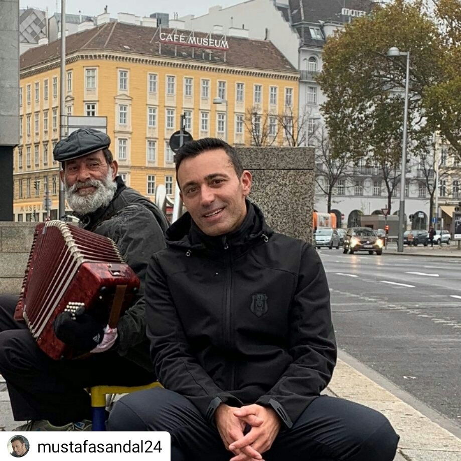HayranlarSandal's tweet photo. #Repost @mustinetnet
• • • • •
Dünyanın en güzel şehirlerinden biri Viyana💫 Ancak kararım kesin ve net! Bu şehri ısıtmak lazım:) hepinizi bekliyorum, bu güzel şehri birlikte bir ısıtalım:))🇹🇷 #arena34 #vienna
#mustafasandal
#mustafasandalhayranları https://t.co/MRZkkwQRQ0