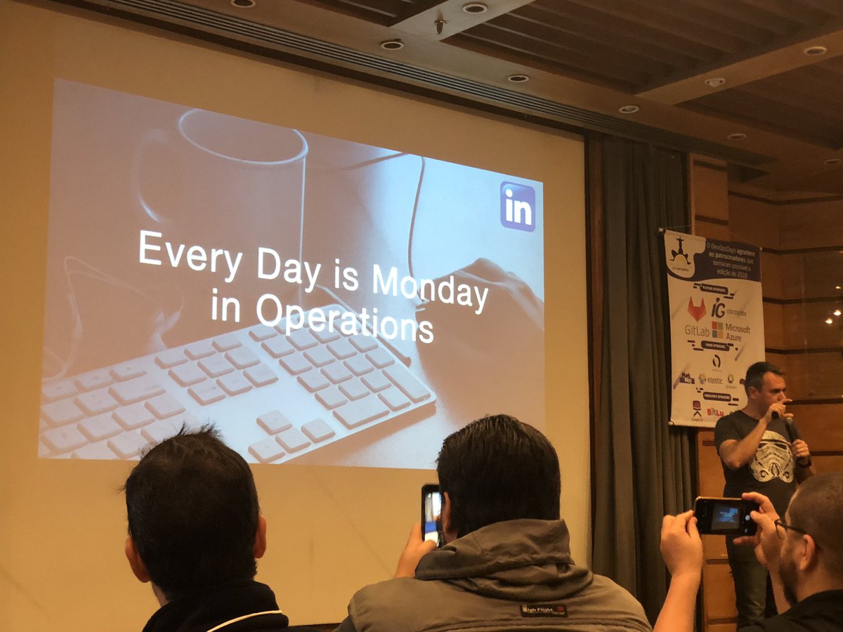 autoscalr's tweet image. Great Insight into SRE practices at LinkedIn by @mbellinasoUS at DevOps Days Rio de Janeiro. #dodrj2018