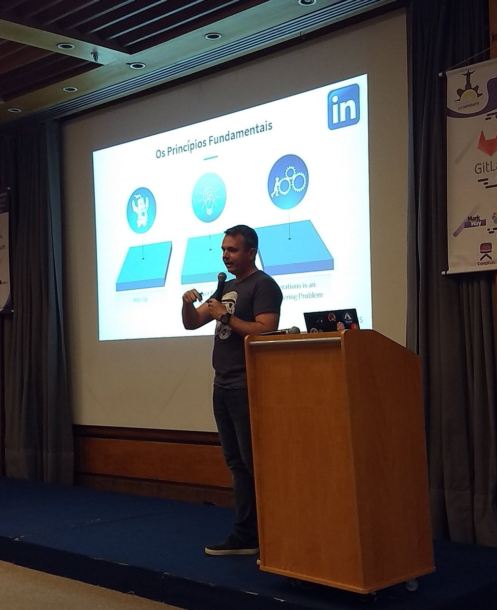 gomex's tweet image. @mbellinasoUS falando sobre SRE no LinkedIn @rj_devopsdays #dodrj2018