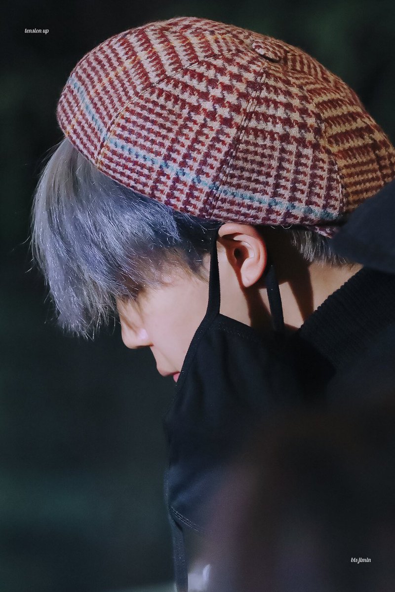 jkkm_13's tweet photo. THE DUALITY OF JIMIN'S HAIR ㅎㅎㅎ https://t.co/ExpuEVz3My