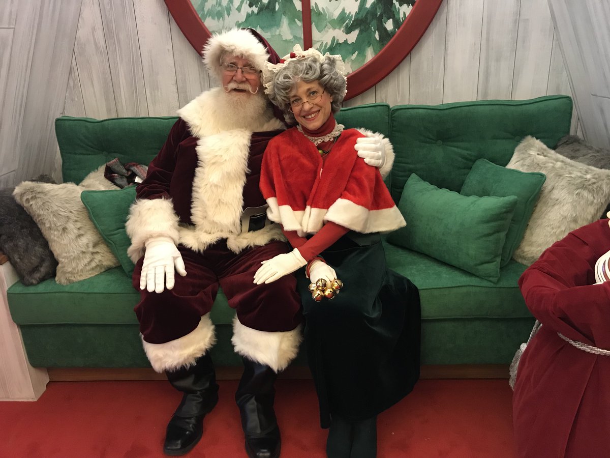 SharonGeller4's tweet photo. It's the most wonderful time of the year....well, almost.
Yours truly as the Mrs. and her man, Santa.
#springfieldmall #santa #comediccharacters #mrsclaus https://t.co/9O6Re0gcFx