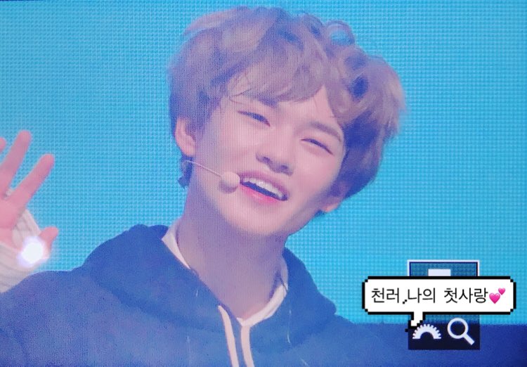 chenlefirstlove's tweet photo. 181110 해피천러 #천러 #chenle #nctdream #엔시티드림 https://t.co/JDp6bxQdNf