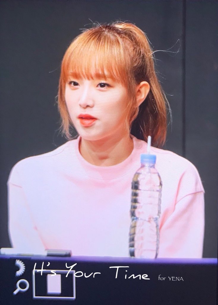 itsyourtime_yn's tweet photo. 181110 신촌팬싸 프리뷰

#아이즈원 #IZONE #최예나 #ChoiYena #チェイェナ
@official_izone https://t.co/mG9eae7HbQ
