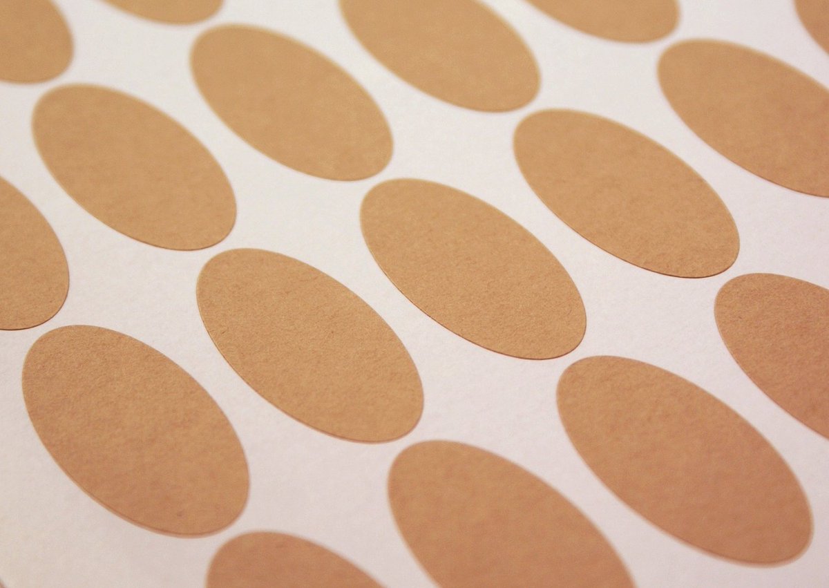 lemoncatshop's tweet image. Lovely rustic Kraft Brown blank Oval sticker labels - now restocked! 
bit.ly/2DeNI2c
#diy #craftsupplies #kraftlabels #brownlabels