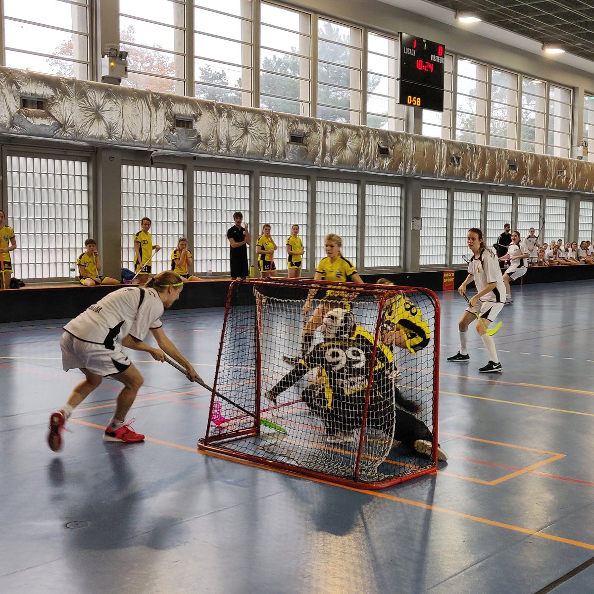 Le premier match du Tournoi International Féminin qui se tient à Paris ce week-end a vu la Belgique s'imposer 9-0 face à <a href="/PanamUnited/">Panam United Floorball</a>.

Ne manquez pas cet après-midi à 17h30 un alléchant France 🇫🇷 vs. Belgique 🇧🇪 au Gymnase Léo Lagrange (Paris 12e) !
