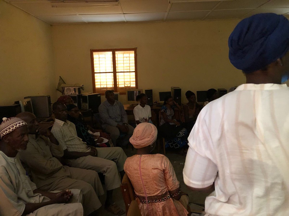 STEMusso223's tweet photo. Ce matin nous avons pris la route pour Markala dans la region de Segou. Nous somme bien arrivé et avons commencé notre activité. 
2 jours de programme pour les lycéennes de Bambougou Ndji #STEMusso #Mali https://t.co/ZkXDnzLcfI