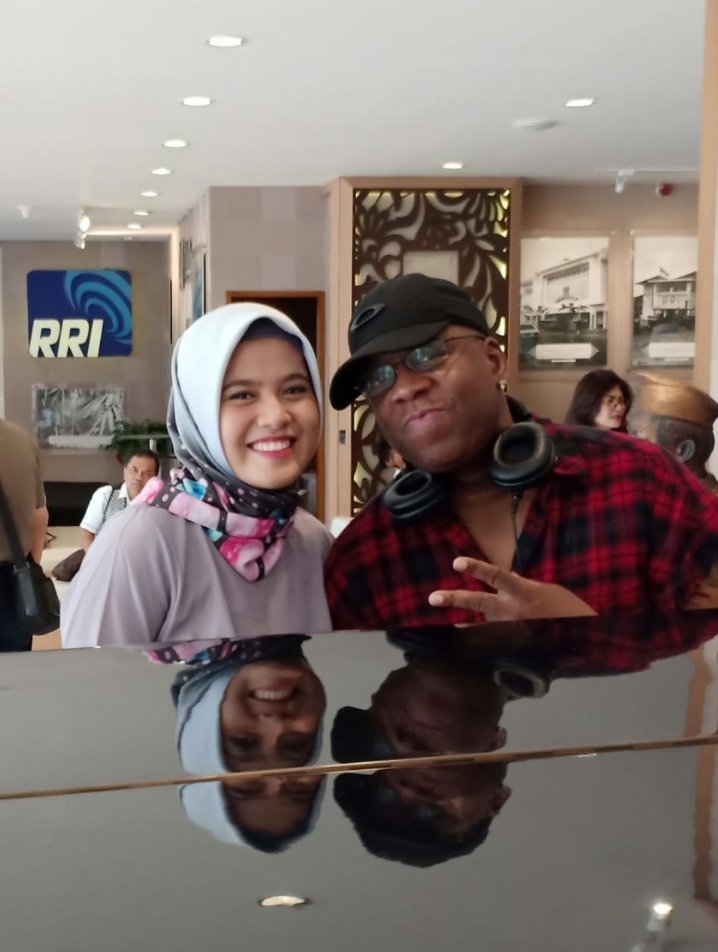 ProsatuB's tweet photo. Oh No ....Keith Martin bakal menghebohkan suasana saat Bintang Radio Indonesia 2018. Saksikan kemeriahannya ...yuk spradik yang stay di Jakarra, hadiri Grandfinalnya ntar malem ya pukul 19.30 WIB di Auditorium Abdul rahman Saleh RRI Jakarta
#RRIBintangRadio2018
#RRIPrograma3 https://t.co/5M0UehfgK9