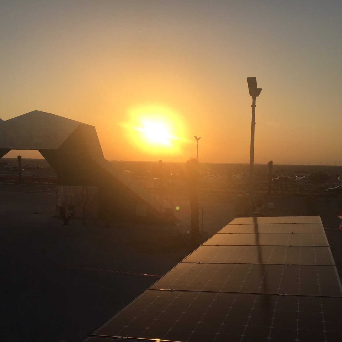orahouse_hw's tweet photo. We don’t call it a “solar” Decathlon for nothing! @orahouse_hw has four different kinds of #solar #PV set in different angles and orientations: and solar #thermal as well. Our #Design also enjoys the #aesthetics of these clever, #energy-generating bits of kit! #sdme2018 https://t.co/0wLOk7ShI5