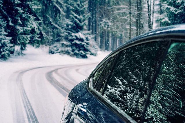KIKE_Photo's tweet photo. So many details get los in this Instagram size of pictures 😓🧐 @mercedesbenz #mercedesbenz #amg #comercialphotography #snowyroads #winteriscoming #photographer #carstagram #reflexion #alltrack #adventuretime #details https://t.co/oGojpG4XQn