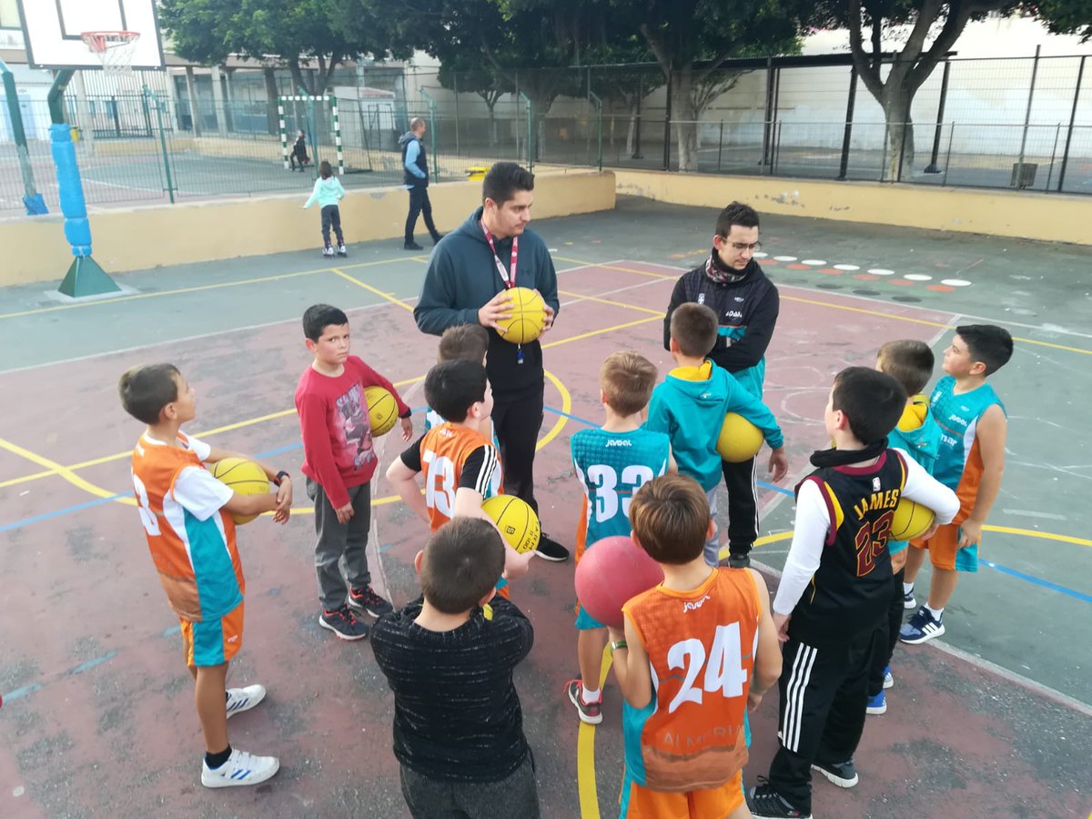 adaba_basket's tweet photo. Genial la tarde de #baloncesto #adaba, con la concentración abierta  #PREMINIBASKET,  para tercer y cuarto curso de Educación Primaria, que se repetirá  el próximo  viernes. 

#clubadaba #baloncesto #niños #niñas #almeria @AlmeriaFAB https://t.co/8R73tp1caH