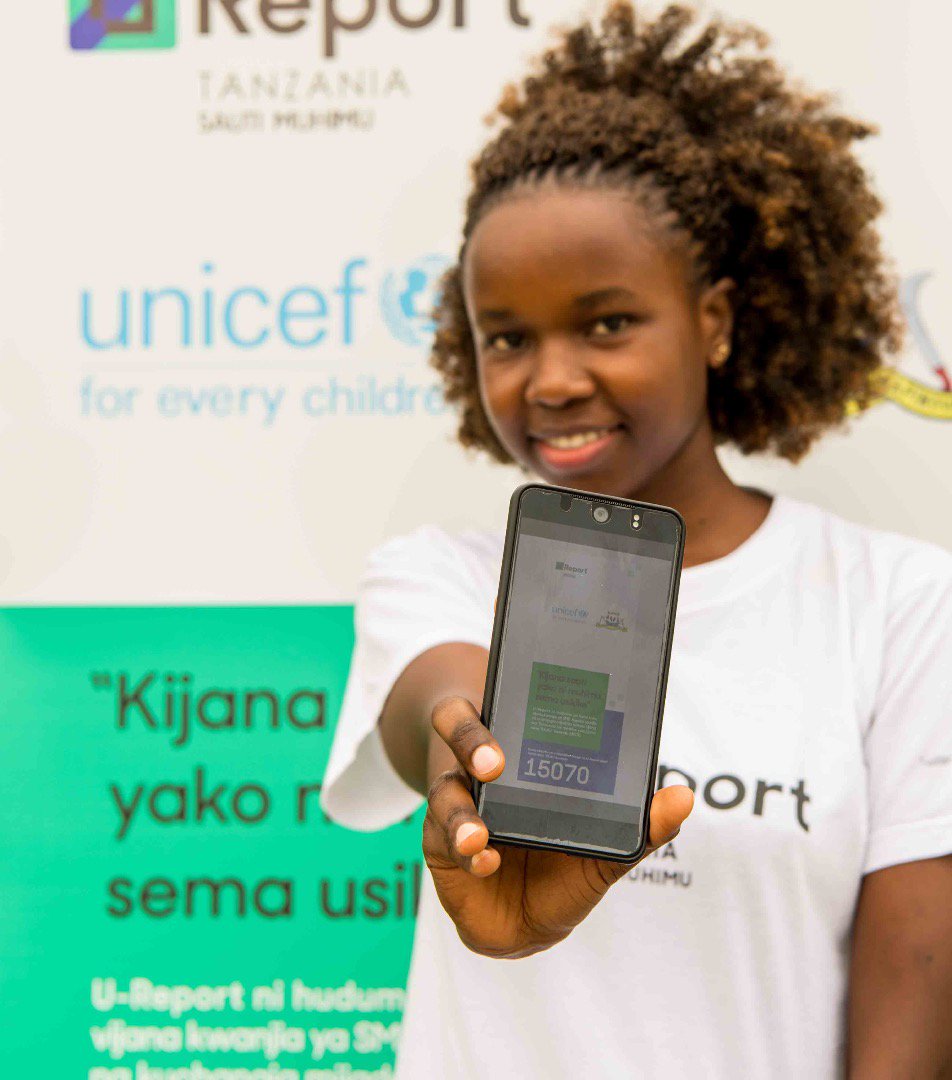UReportTanzania's tweet photo. Kwa niaba ya @UNICEFTanzania tunashukuru kwa kuitikia wito kutoka kwa Vijana wa #Zanzibar kwani hii imetupa hamasa sana. "Ili Dunia iwe sehemu Salama na endelevu, tunahitaji Vijana kuongoza na kutumikia Jamii". - Mratibu Msaidizi
#UReportTZ #ZanzibarLaunch https://t.co/5JpIqXinX6