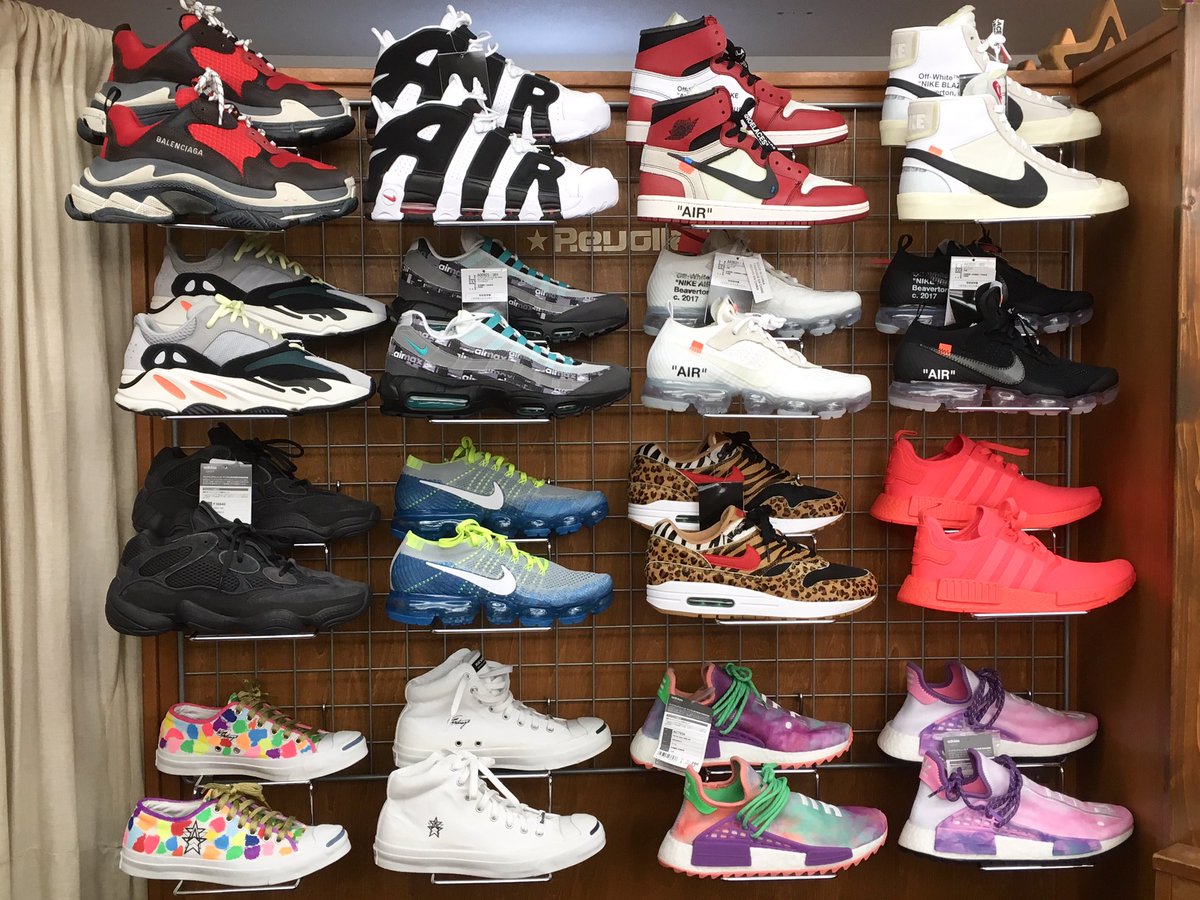 Revollallover's tweet photo. スニーカー #offwhite #aj1 #offwhiteblazer https://t.co/PGkXNJPQK0