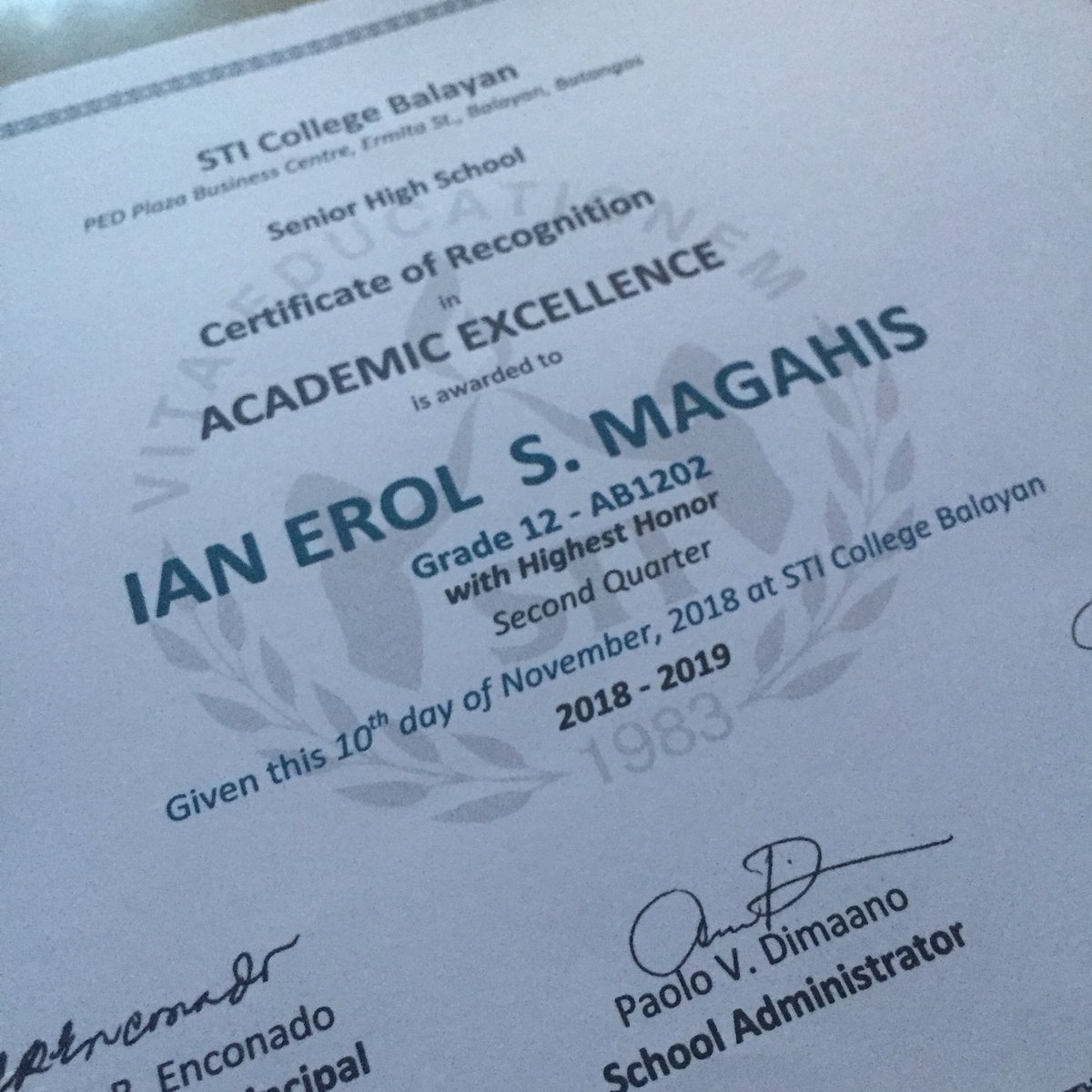 ianmghs's tweet photo. Thank you Lord for the Blessing! 😭💕👆🏻👌🏻

*With HIGHEST Honor. 
*2nd Quarter Ave. 97.56
*1st Semester Ave. 97.
*ABM Top 1.
*AB1202 BEST SECTION
*Best Thesis Documentation
*Best Thesis Title
*Best Product Presentation and Packaging.

#GloryToGod #AB1202 https://t.co/PmUewwoXpz