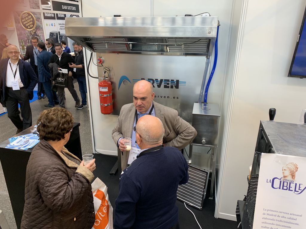 vhosteleria's tweet photo. Gratamente sorprendidos en nuestra primera participación en #ExpoFoodservice #Hostelshow. Gracias a #Arven, #BesserVacuum, #Boston, @IdeAcerInox, #industria90, @INHOSPAN, #mcm, #moduline, @PiraOvens_1, #Smeg; @ehtalcala #ginmonti, @RichardATopChef, @corteiberica, Diego y Fran. https://t.co/DGKvh5I3px