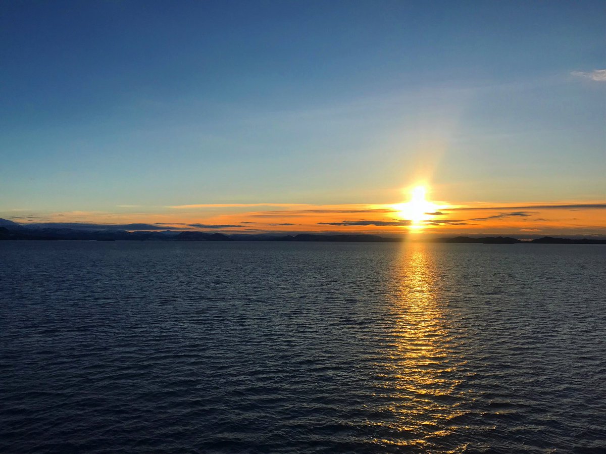 laura_antell's tweet photo. Beautiful sunset #sunset #photography #sea #sun #scenery #saturday #scenerysaturday #sunset https://t.co/6COUMxKHiN