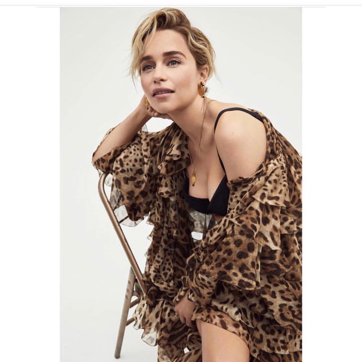 Love the sensual look of Emilia Clarke for @iodonna_it . Perfect Italian style reinterpreted by the best from Britain! Hair Colour by @nicolaclarkecolour Hair styling <a href="/jennychohair/">Jenny</a> @MU@jiliandempsey <a href="/dolcegabbana/">Dolce & Gabbana</a>
