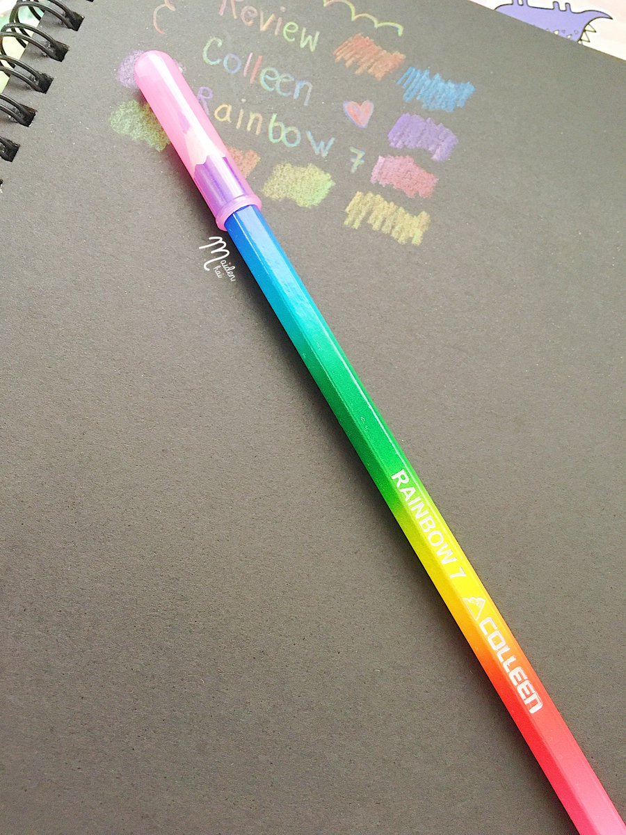 alittlechaa's tweet photo. มาแล้วว สีไม้ 7 สีในแท่งเดียวค่า ใช้ง่ายเขียนไม่ฝืด ที่สำคัญสามารถเขียนได้ทั้งกระดาษสีขาวและสีดำด้วยน้า สามารถเหลาได้เรื่อยๆ เหมือนดินสอสีปกติค่ะ
ราคาเพียงแท่งละ 20 บาทเท่านั้น
ขอบคุณเครื่องเขียนจากร้าน TAP Stionery
#รีวิวเครื่องเขียน #reviewstationery #colleenRainbow7 https://t.co/VKPx9I6RMW