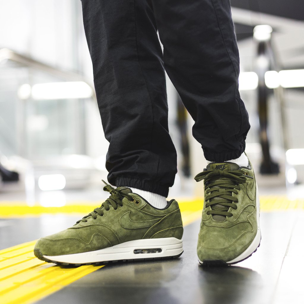 mengen De layout Assortiment AFEW STORE on Twitter: ""Nike Air Max 1 Premium" •Olive Canvas• | Now Live @afewstore | Shop Link: https://t.co/VIj4Yx9qvl https://t.co/WD36ioVN84" / Twitter mengen De layout Assortiment AFEW STORE on Twitter: ""Nike Air Max 1 Premium" •Olive Canvas• | Now Live @afewstore | Shop Link: https://t.co/VIj4Yx9qvl https://t.co/WD36ioVN84" / Twitter