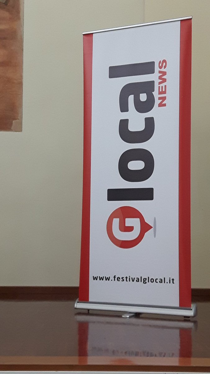 ConsLomb's tweet photo. #oggi a #Varese #glocal18 in sala Montanari i giovani di #bloglab18 incontrano @ConsLomb https://t.co/ndzppL4C7o