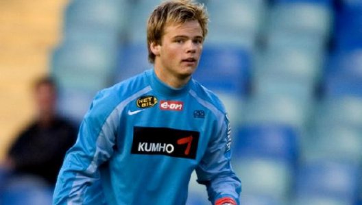 Glenn, however, has more sons, One of them is Anton Hysén. In 2011 he came out as gay and became only the second active footballer to do so, after Justin Fashanu. 27-year old Anton played in the lower leagues in Sweden. The final brother, Alexander, played at Östersund