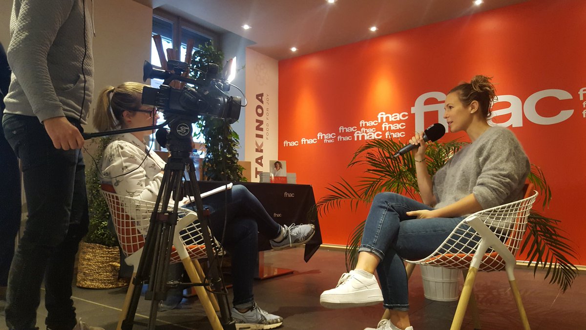 #loriepester #fnacsuisse dédicace à Genève pour le livre  " les choses de ma vie " et interview #20mns