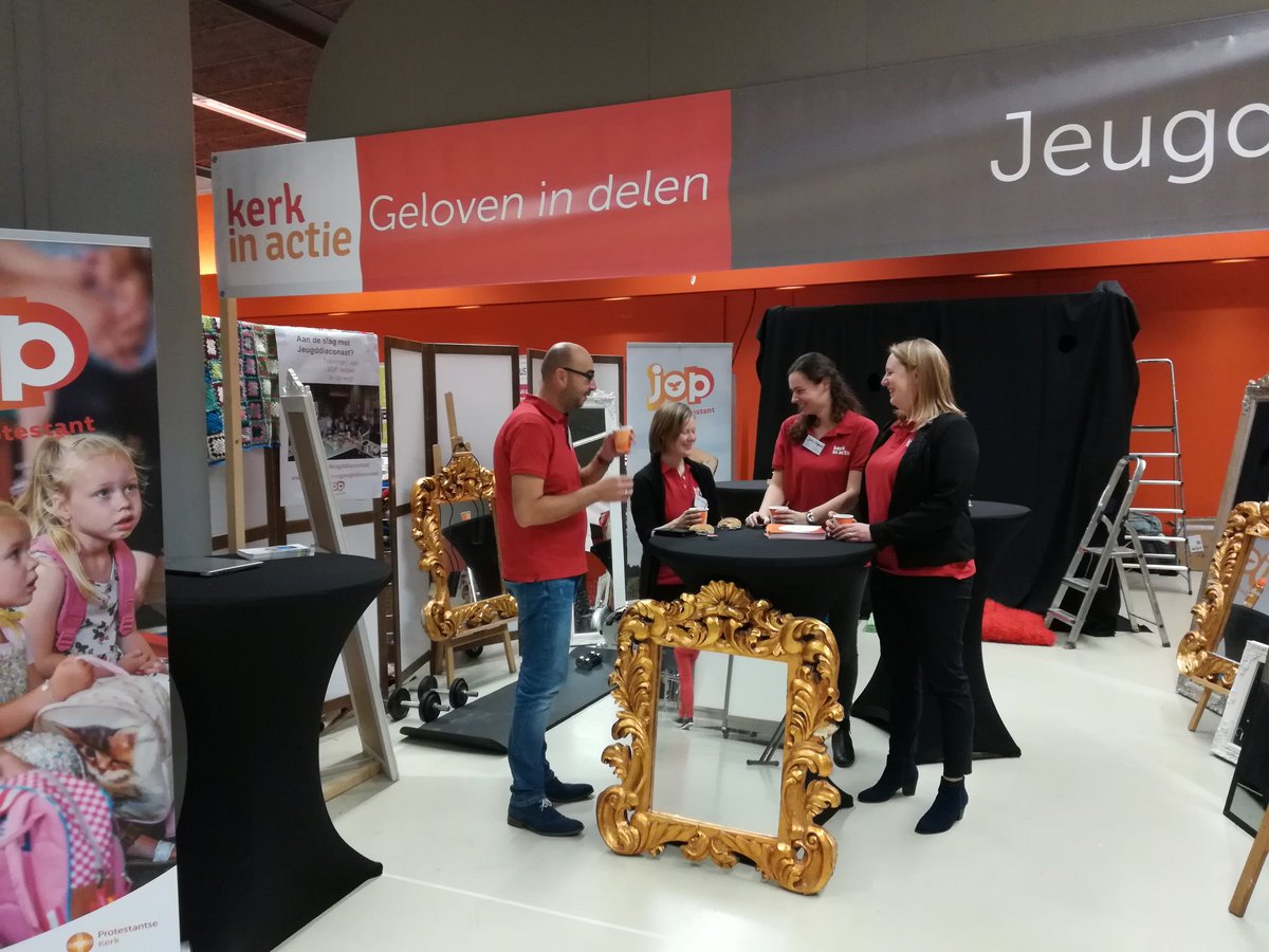 Vincenza_nd's tweet photo. Bijna van start #LDD18 De 1100 diakenen, predikanten wandelen binnen @KerkinActie @PKNnl https://t.co/s3qsQq2kGb