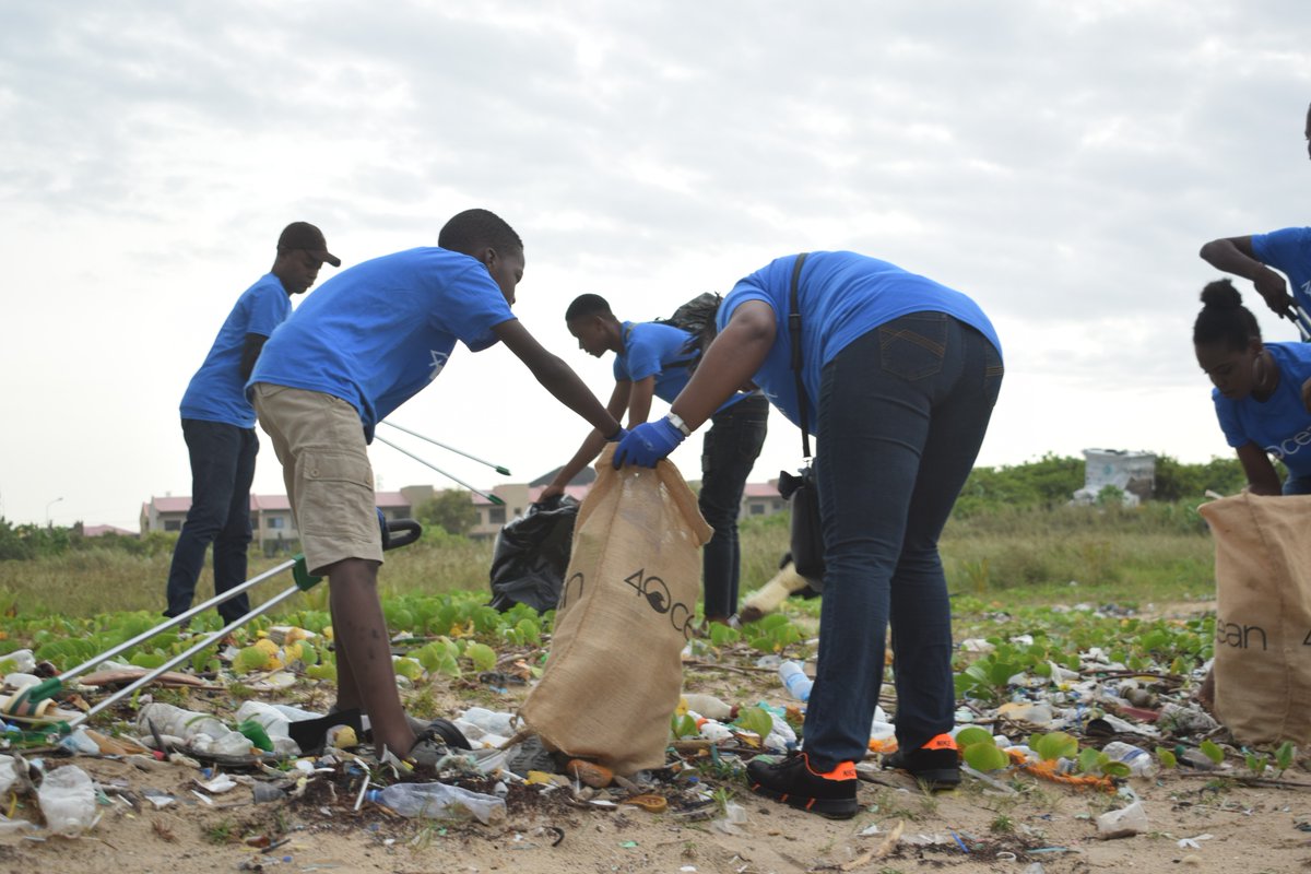 ClimateWed's tweet photo. Join @ClimateWed as a Volunteer to make a real difference in the #ABUJA 
We are currently looking for Volunteers based in #ABUJA &amp; would like to be part of our team &amp; create green impacts around our upcoming projects. Apply Here https://t.co/GnGFHPNHh3 DDL: 25/11/2018 #LetsDoMore https://t.co/Pmgy4Z5sXB
