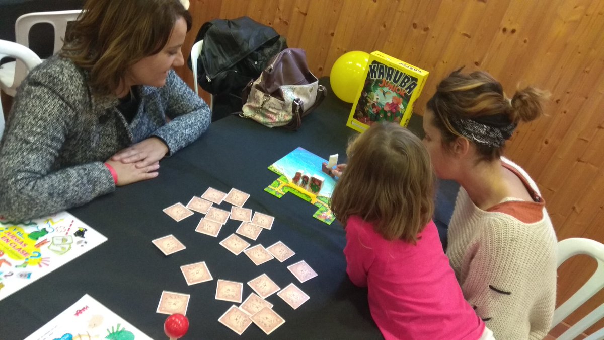 FundUnicaja's tweet photo. Segunda jornada del Board Game Convention, que sigue celebrándose en #LaTérmica y donde hay también espacio para para el divertimento familiar, con padres e hijos jugando  conjuntamente. 
#BGC2018 es un evento patrocinado por @FundUnicaja. https://t.co/22Aj3PeoPx