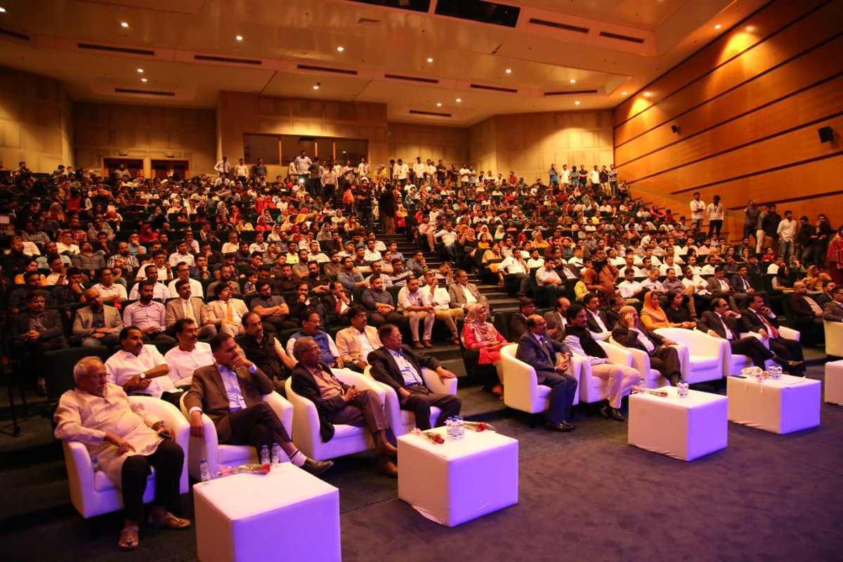 ShashiTharoor's tweet photo. My address to the UAE alumni of MES College of Engineering on Innivation in India https://t.co/V92HqYtwlk